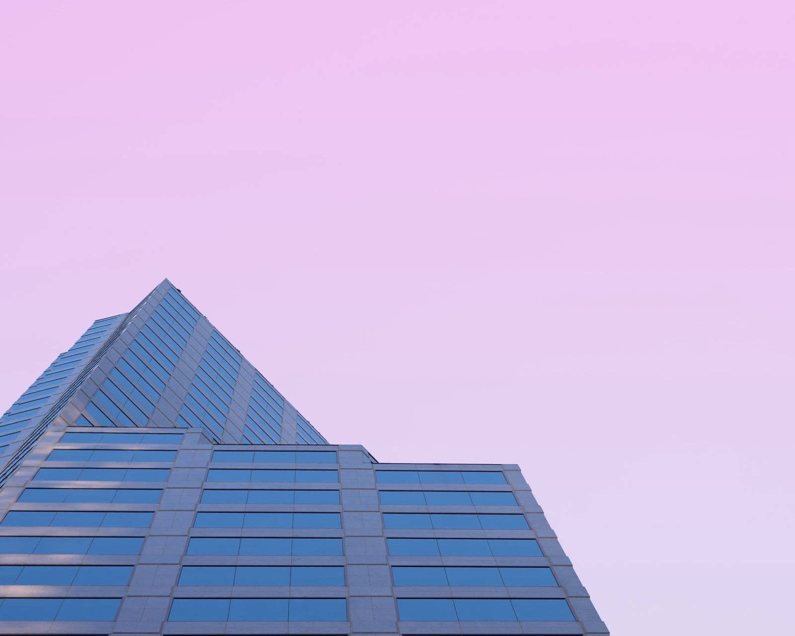 Edifícios corporativos - Tradição e Inovação